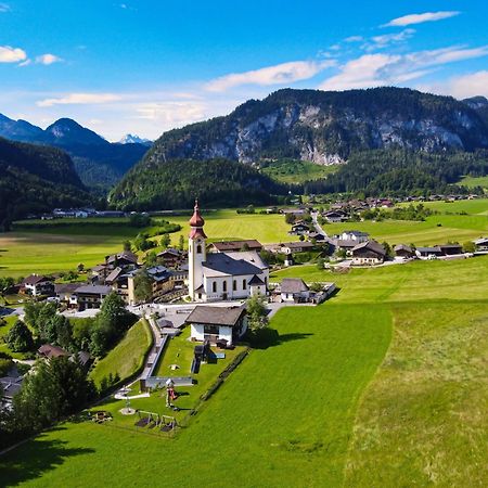 Dorfcafe Unken Hotelpension Swirtshaus Im Dorf エクステリア 写真