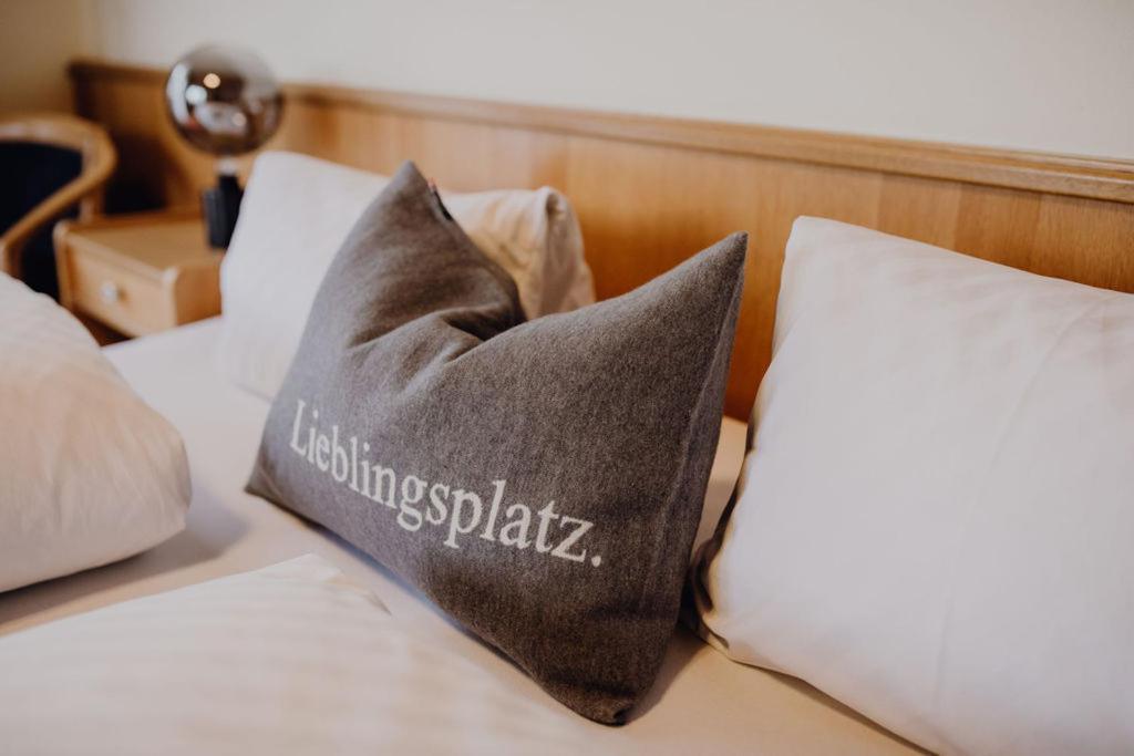 Dorfcafe Unken Hotelpension Swirtshaus Im Dorf エクステリア 写真