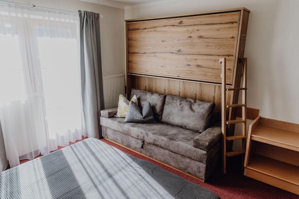 Dorfcafe Unken Hotelpension Swirtshaus Im Dorf エクステリア 写真
