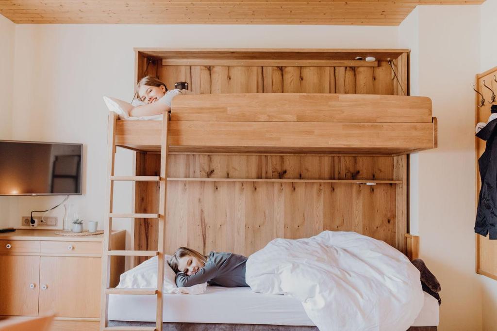 Dorfcafe Unken Hotelpension Swirtshaus Im Dorf エクステリア 写真