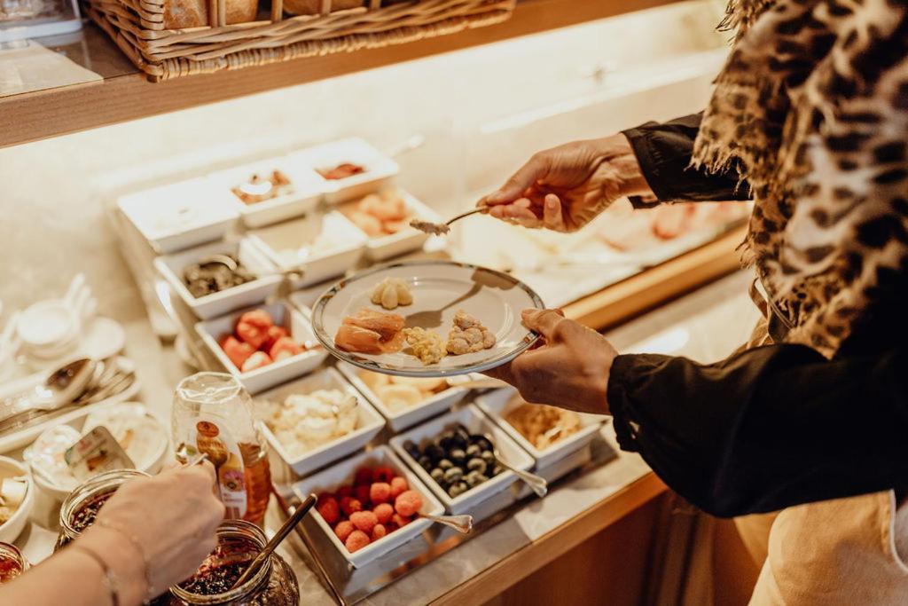 Dorfcafe Unken Hotelpension Swirtshaus Im Dorf エクステリア 写真