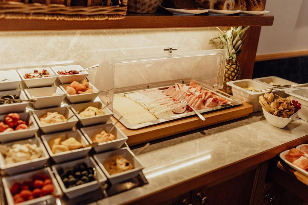 Dorfcafe Unken Hotelpension Swirtshaus Im Dorf エクステリア 写真