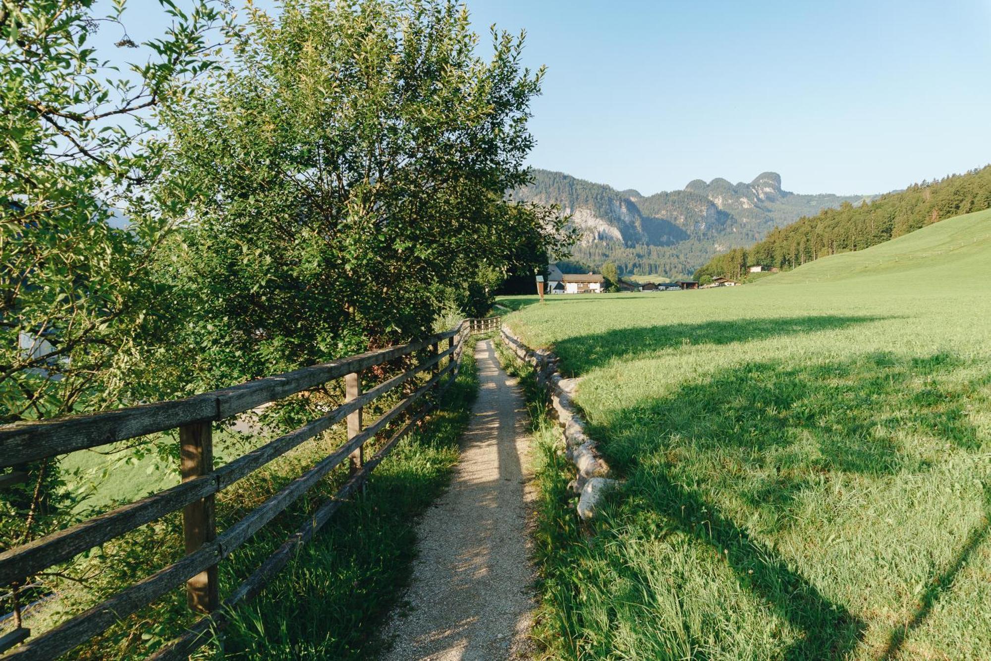 Dorfcafe Unken Hotelpension Swirtshaus Im Dorf エクステリア 写真