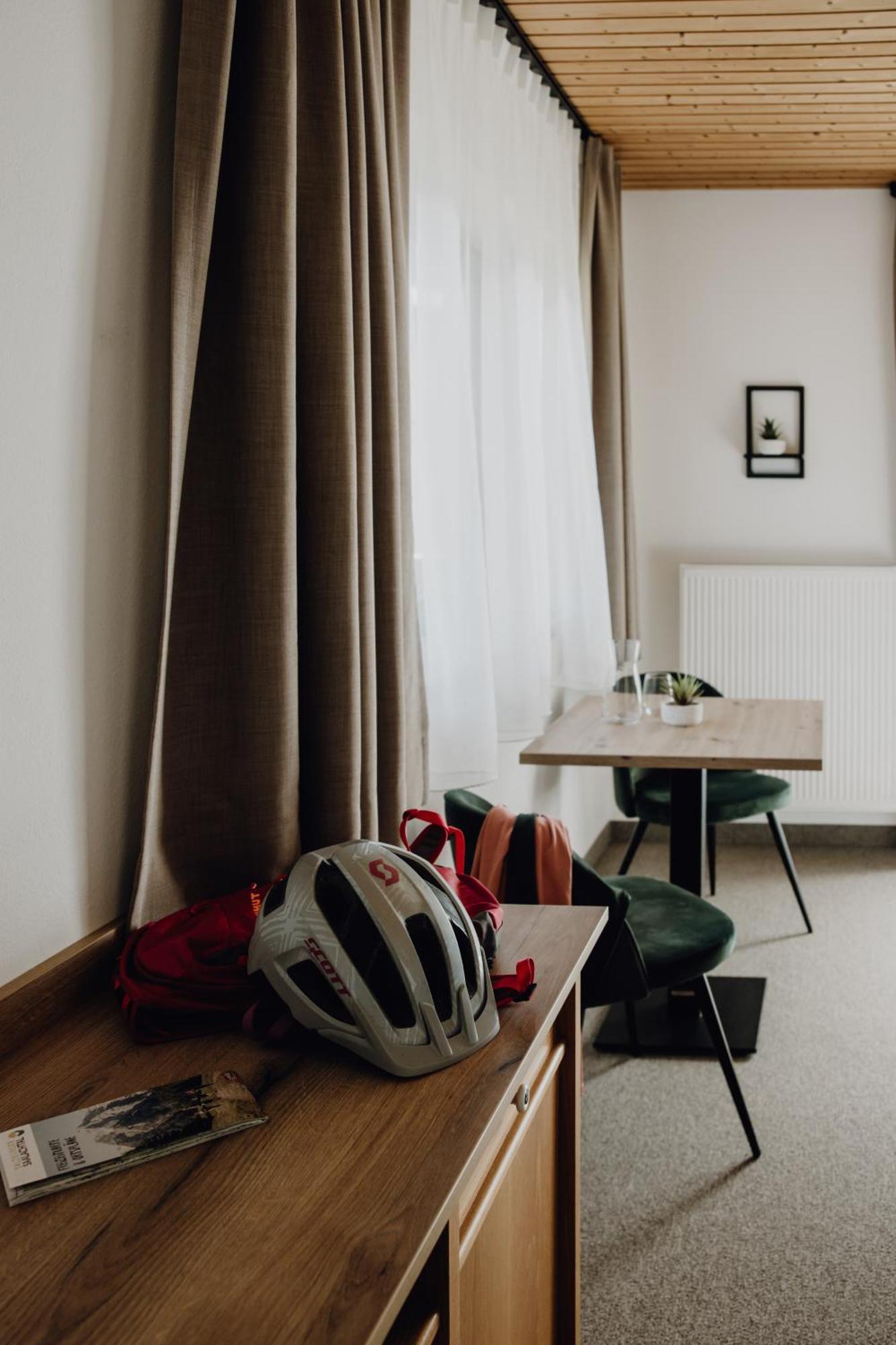 Dorfcafe Unken Hotelpension Swirtshaus Im Dorf エクステリア 写真